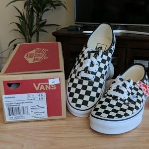 VANS | Golden Coast Classic Skate Shoes |